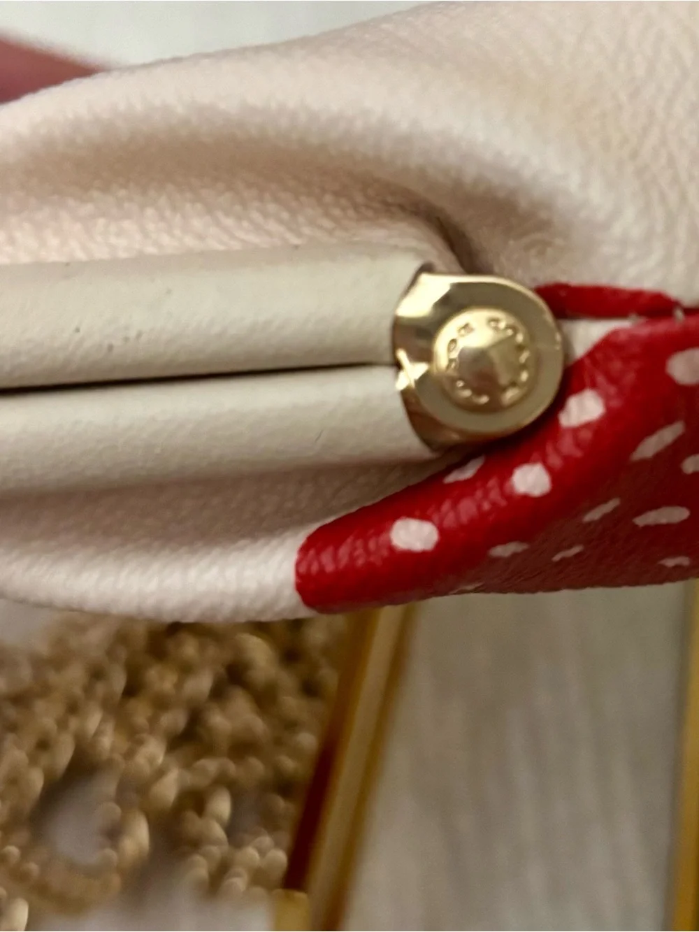 🍓 Coach Nora Kisslock Card Case Wild Strawberry Print Gold Chain Crossbody - Picture 9 of 11